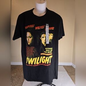 NWT Twilight Movie T- Shirt Vampires Wolves Romance Bella Edward Jacob Black LG